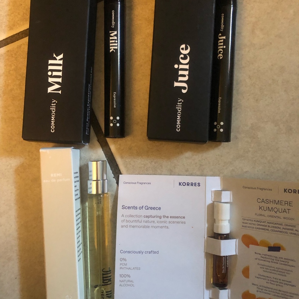 Korres Scents of Greece Sample Set with Cream and Black Accents milk & juice and